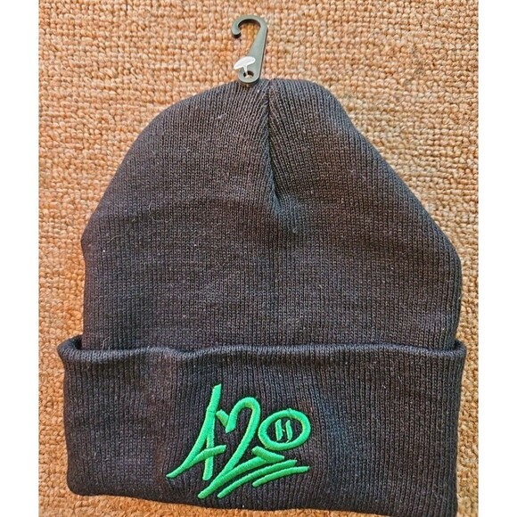 420 Weed Cannabis Logo Embroidered Beanie Hat Winter Cap Black - Picture 3 of 4